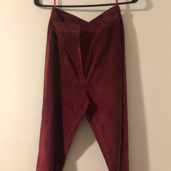 Cranberry Leather Set - Picture 4 of 4